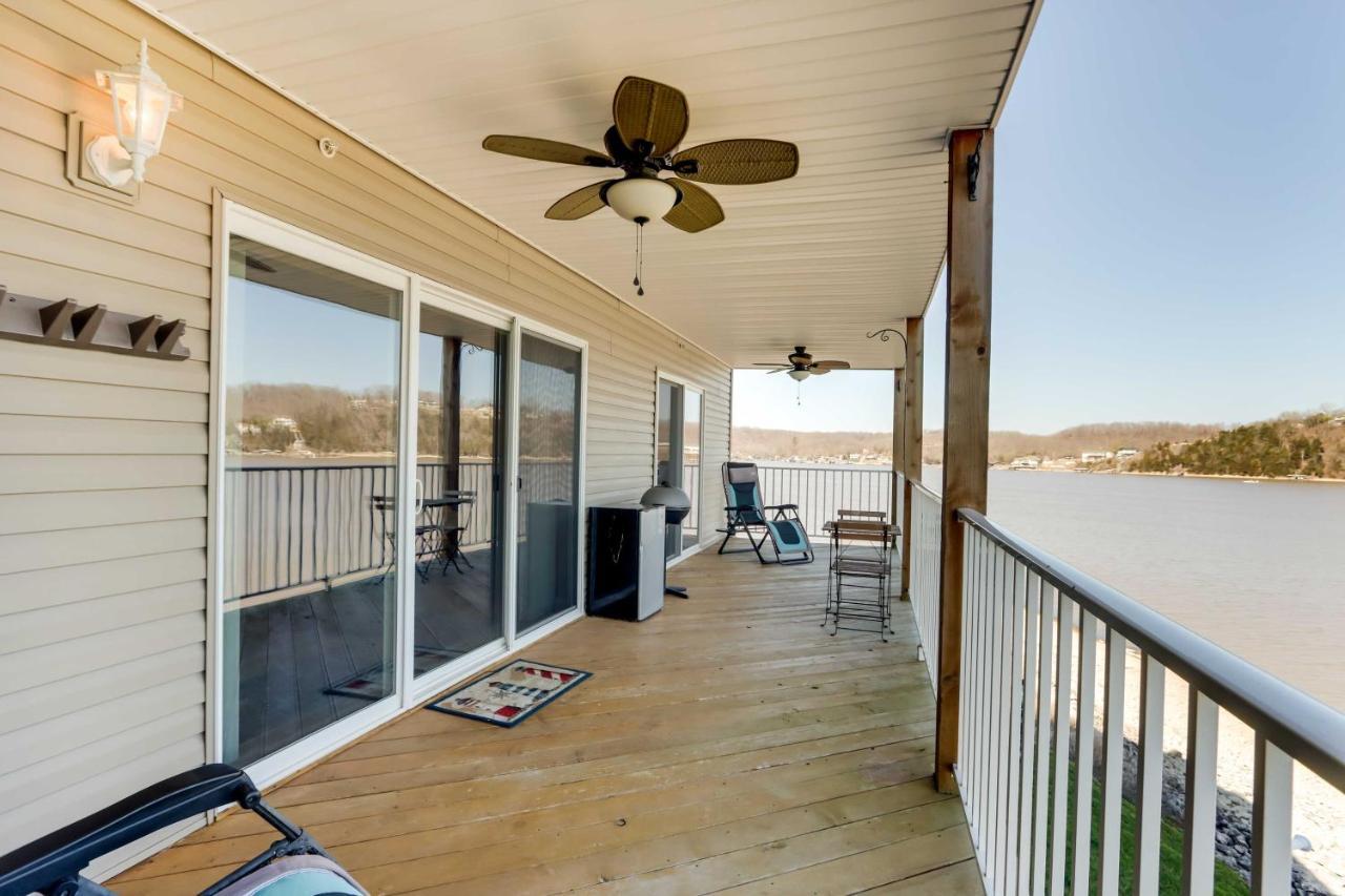 Lakefront Ozark Condo With Spacious Balcony! Camdenton Exterior photo